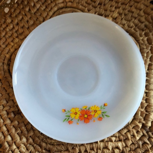 Vintage Fire King Anchor Hocking Orange and Yellow Daisy Milk Glass Saucer - Picture 4 of 9